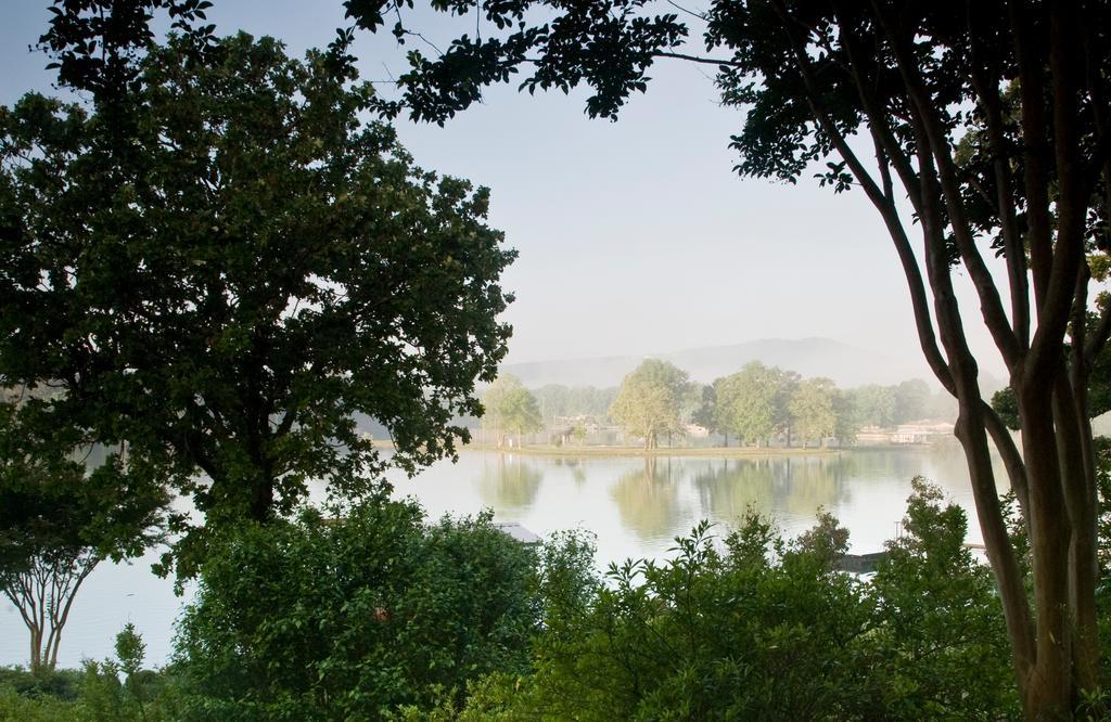 Lookout Point Lakeside Inn Hot Springs Zewnętrze zdjęcie